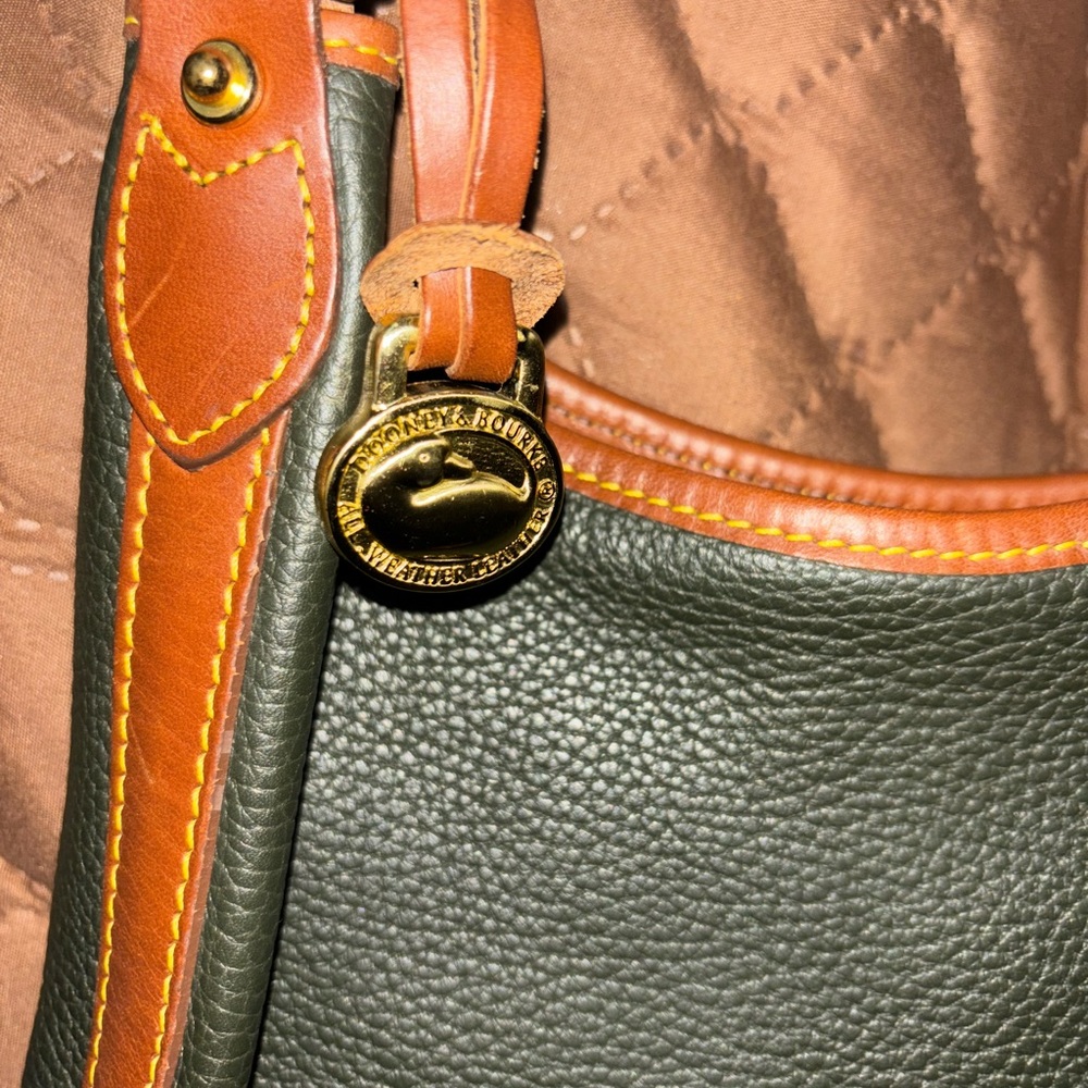 Never used Dooney and Bourke leather handbag - Picture 3 of 16